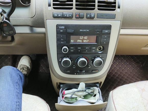 [南京·苏A] 二手别克别克GL82014款 2.4L 经典版