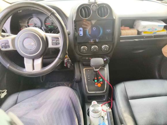 [济南·鲁A] 二手Jeep自由客2012款 2.4 运动版