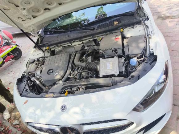 [南京·苏L] 二手奔驰奔驰A级2022款 改款二 A 200 L 运动轿车时尚型