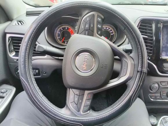 [上海·沪L] 二手Jeep自由光2019款 2.0T 四驱探享版+自动驾驶智慧包 国VI