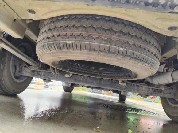 [成都·川G] 二手上汽大通MAXUS新途V902022款 2.0T AMT运杰前驱短轴中顶后单胎6座