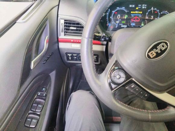 [上海·沪E] 二手比亚迪秦新能源2014款 1.5T 酷黑骑士旗舰型