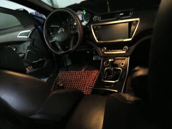 [杭州·浙A] 二手陆风陆风X72015款 2.0T 全景尊贵版