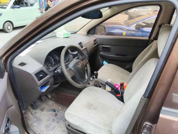 [广州·鄂J] 二手五菱汽车五菱宏光2015款 1.5L S 基本型国V