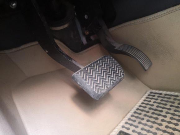 [西安·陕D] 二手比亚迪比亚迪S72015款 2.0T 升级版 自动尊贵型