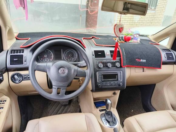 [上海·豫Q] 二手大众途安2015款 1.4T DSG舒适版5座