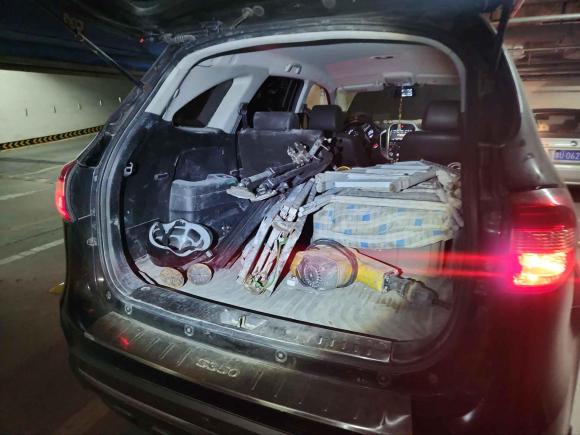 [青岛·鲁B] 二手江铃驭胜S3502013款 2.4T 自动两驱柴油豪华版5座