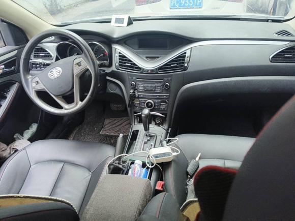 [上海·吉A] 二手奔腾奔腾B702014款 2.0L 自动豪华型