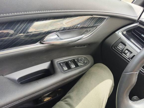 [南京·苏A] 二手凯迪拉克凯迪拉克XT62021款 2.0T 六座四驱豪华型