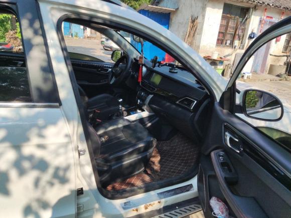 [苏州·苏E] 二手众泰大迈X52017款 白金版 1.5T 手动尊享型