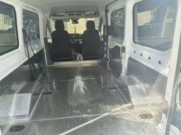 [宁波·浙B] 二手福特全顺T82024款 T8 2.0T柴油手动中轴中顶6座多功能版2/2/2