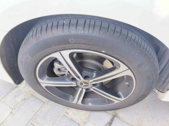 [南京·苏L] 二手奔驰奔驰A级2022款 改款二 A 200 L 运动轿车时尚型