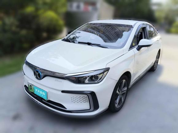 北京汽车北京EU52018款 R500 智风版「杭州二手车」「天天拍车」
