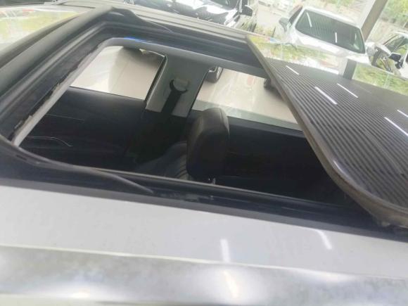 [上海·闽J] 二手标致标致50082017款 380THP 7座豪华版