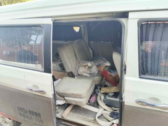 [无锡·苏B] 二手金杯新海狮X30L2016款 1.5L商务版厢货DLCG14