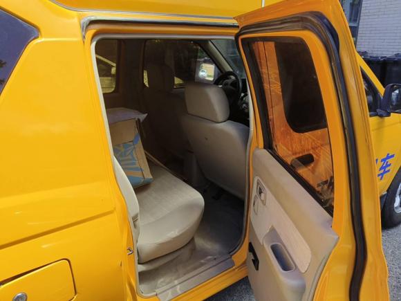 [上海·沪C] 二手东风锐骐多功能车2013款 2.4L汽油两驱标准型ZG24