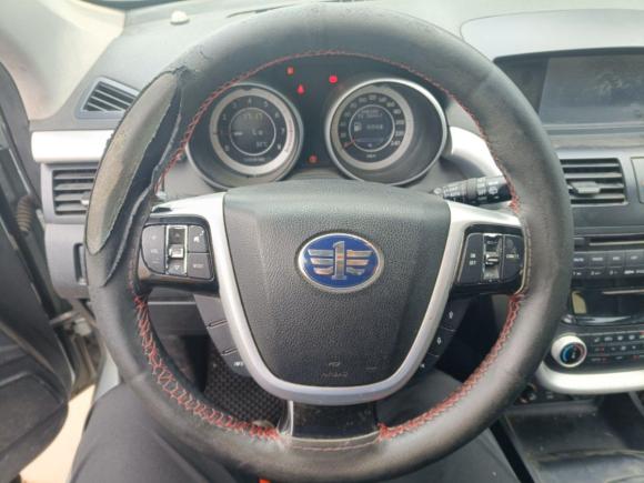 [青岛·鲁B] 二手奔腾奔腾X802013款 2.0L 手动豪华型