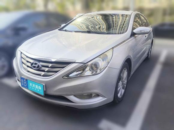 現(xiàn)代索納塔2011款 2.0L 自動時尚版「青島二手車」「天天拍車」