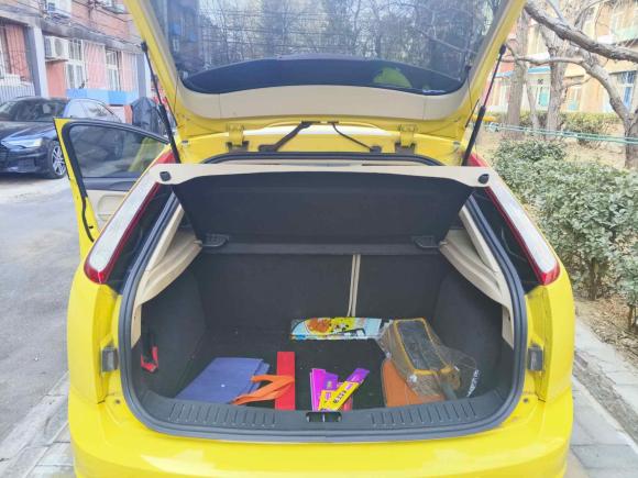 [北京·京K] 二手福特福克斯2012款 两厢经典 1.8L 自动时尚型