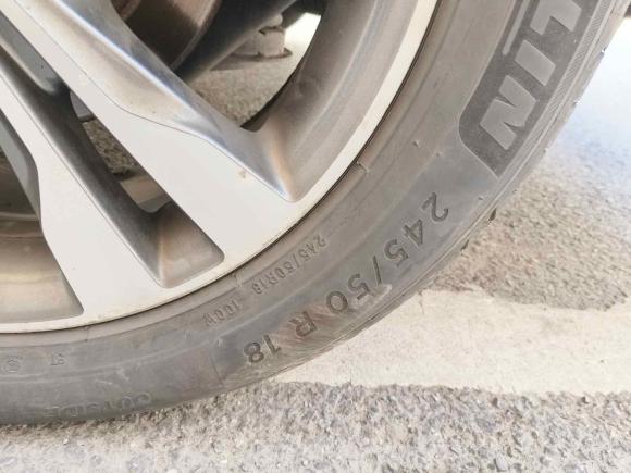 [南通·鲁U] 二手奔驰奔驰V级2016款 V 260 尊贵版