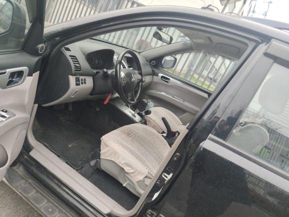 [南京·苏A] 二手三菱帕杰罗·劲畅2013款 3.0L 自动四驱行政版