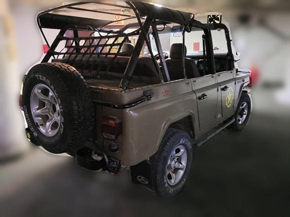 [南京·苏A] 二手BAW北汽制造212经典2016款 2.0L 三角门 四驱豪华型 国V