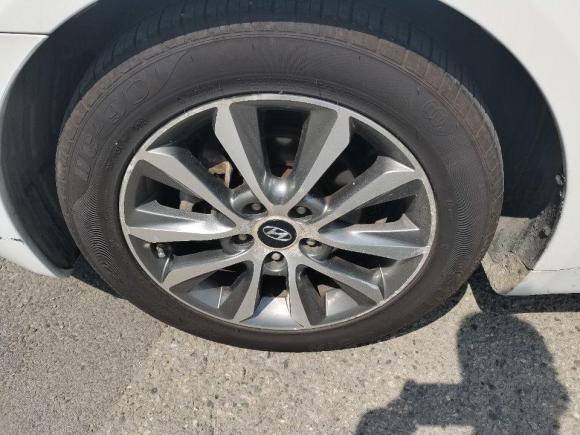 [嘉兴·浙C] 二手现代索纳塔2013款 2.0L 自动尊贵版