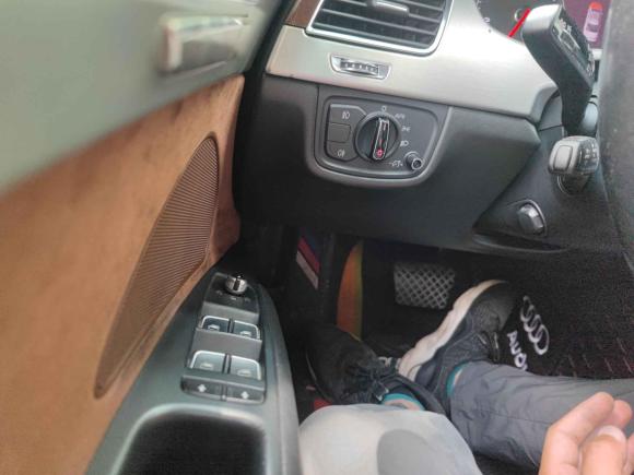 [义乌·浙G] 二手奥迪奥迪A82013款 A8L 30 FSI 舒适型