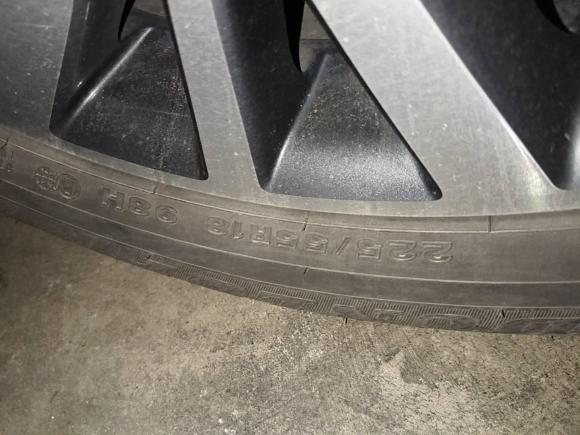 [成都·川A] 二手三菱欧蓝德2018款 2.0L 两驱荣耀版 5座