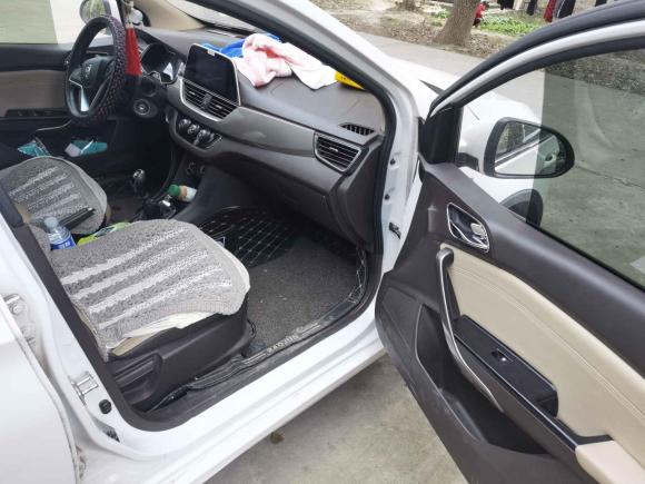 [无锡·苏B] 二手宝骏宝骏310W2017款 1.5L 手动时尚型 国VI