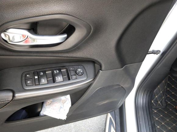 [上海·沪B] 二手Jeep自由光2017款 2.0L 优越版