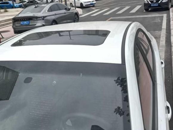 [成都·川A] 二手荣威荣威3602015款 1.5L 手动豪华版