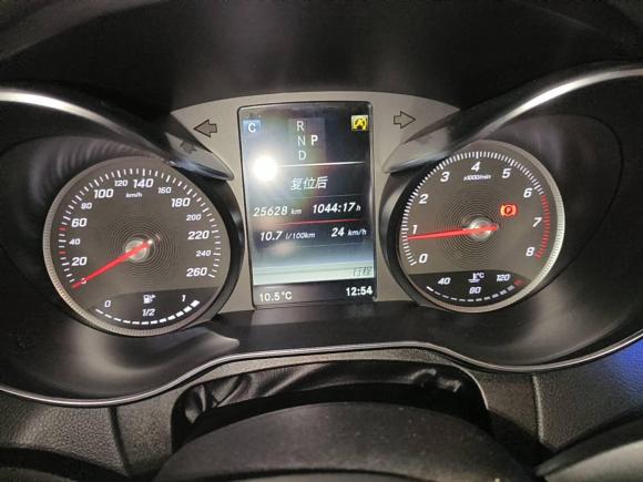 [青岛·鲁B] 二手奔驰奔驰C级2017款 改款 C 200 运动版