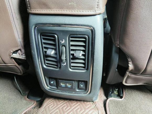 [义乌·浙G] 二手Jeep大切诺基2014款 3.0TD 柴油 舒享导航版