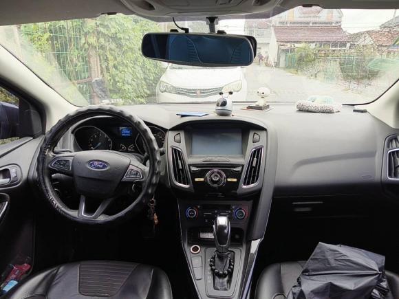 [上海·沪C] 二手福特福克斯2015款 两厢 EcoBoost 125 自动超能风尚型