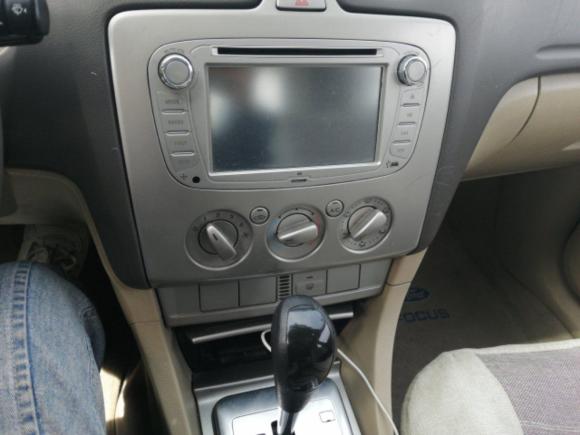 [上海·苏D] 二手福特福克斯2012款 三厢经典 1.8L 自动时尚型