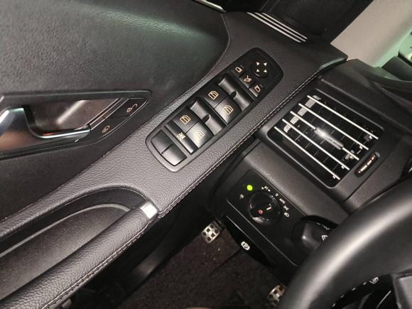 [上海·沪G] 二手奔驰奔驰R级2014款 R 320 4MATIC 商务型