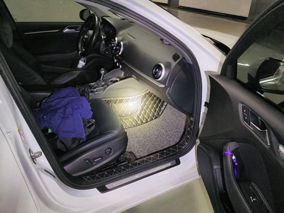 [广州·粤A] 二手奥迪奥迪A32018款 30周年年型 Limousine 35 TFSI 风尚型