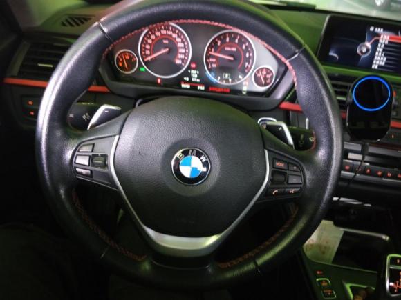 [上海·沪B] 二手宝马宝马3系2014款 328i 运动设计套装