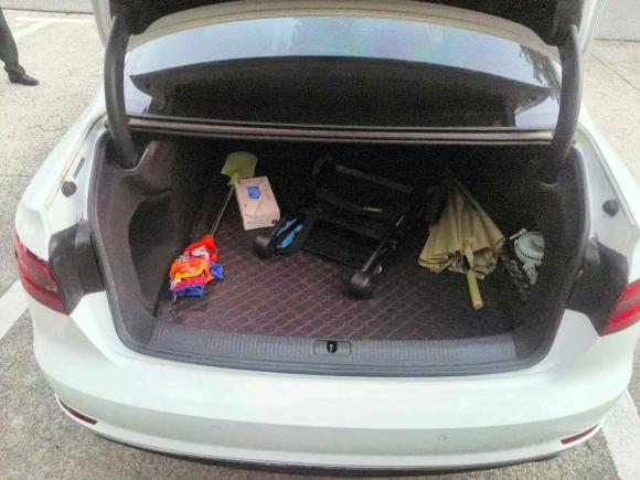 [上海·沪C] 二手奥迪奥迪A4L2018款 30周年年型 40 TFSI 进取型