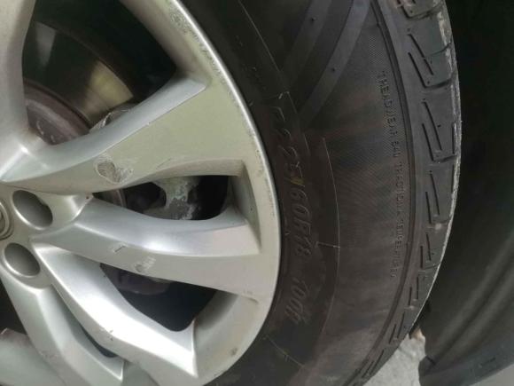 [成都·甘K] 二手东风风神东风风神AX72015款 2.3L 自动智尊型