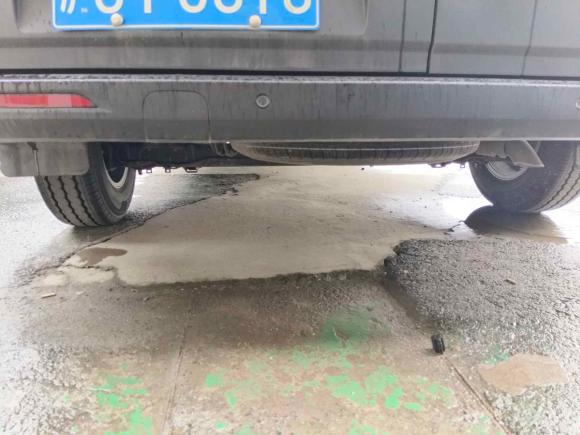 [上海·沪G] 二手上汽大通MAXUS新途V702023款 2.0T 精英版 手动短轴低顶 5/6座（125Ps）