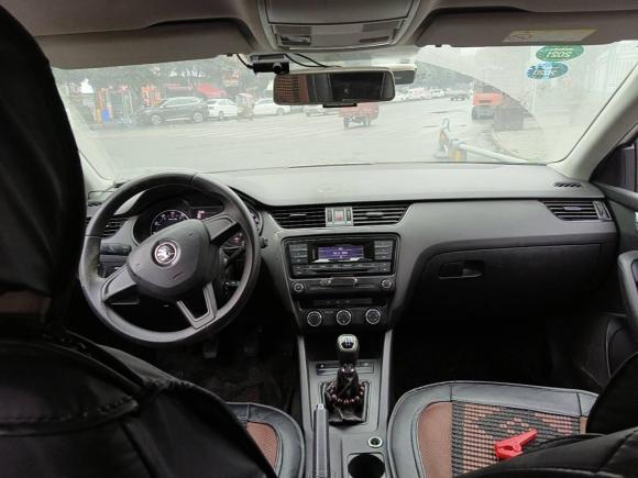 [成都·川A] 二手斯柯达明锐2017款 经典款 1.6L 手动标准版