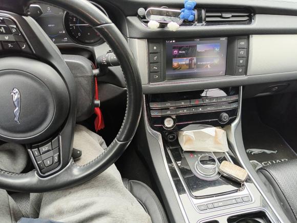 [杭州·赣H] 二手捷豹捷豹XF2016款 XF 2.0T 两驱风华版