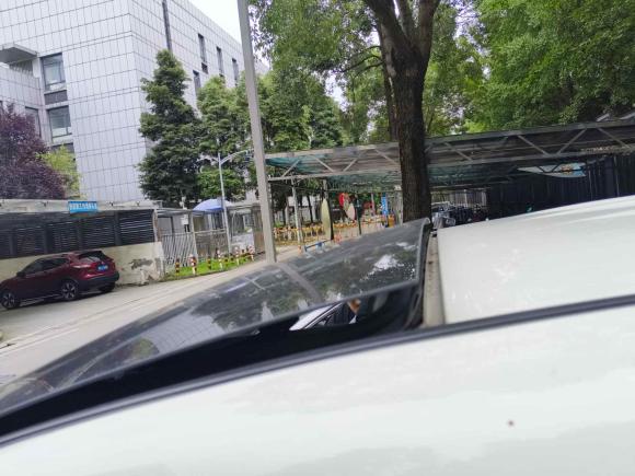 [成都·川A] 二手比亚迪比亚迪M62013款 2.4L 手动尊贵型