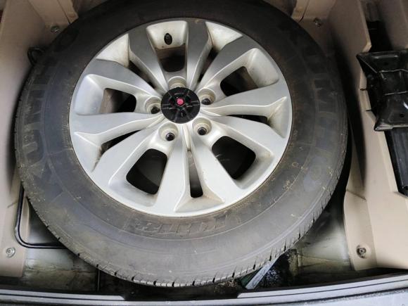 [上海·皖K] 二手起亚狮跑2013款 2.0L 手动两驱版GL