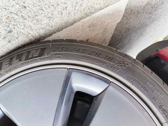 [上海·沪A] 二手特斯拉Model 32021款 标准续航后驱升级版