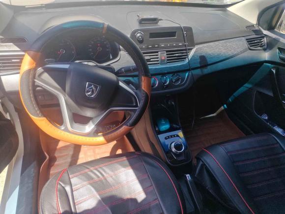 [武汉·鄂A] 二手宝骏宝骏3102017款 1.5L 自动舒适型