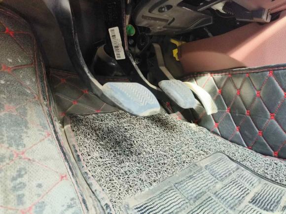 [西安·陕U] 二手比亚迪速锐2015款 改款 1.5L 手动豪华型