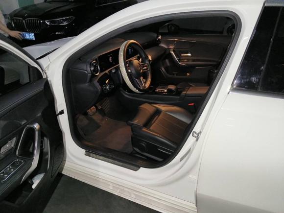 [深圳·粤B] 二手奔驰奔驰A级2020款 改款 A 200 L 运动轿车动感型